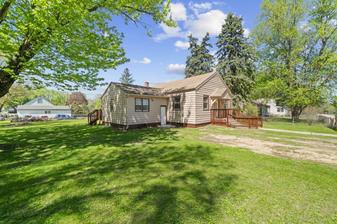 345 Memorial, ROCKFORD, Illinois 61102, 5 Bedrooms Bedrooms, ,3 BathroomsBathrooms,House,For Sale,Memorial,202602318