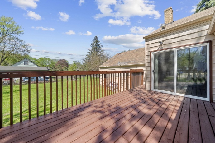 345 Memorial, ROCKFORD, Illinois 61102, 5 Bedrooms Bedrooms, ,3 BathroomsBathrooms,House,For Sale,Memorial,202602318