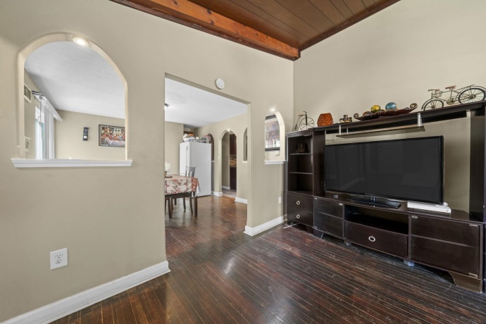 345 Memorial, ROCKFORD, Illinois 61102, 5 Bedrooms Bedrooms, ,3 BathroomsBathrooms,House,For Sale,Memorial,202602318