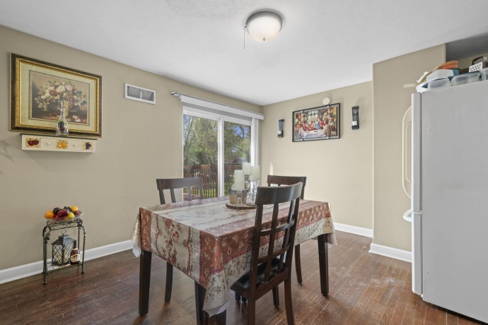 345 Memorial, ROCKFORD, Illinois 61102, 5 Bedrooms Bedrooms, ,3 BathroomsBathrooms,House,For Sale,Memorial,202602318