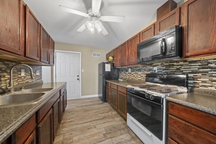 345 Memorial, ROCKFORD, Illinois 61102, 5 Bedrooms Bedrooms, ,3 BathroomsBathrooms,House,For Sale,Memorial,202602318