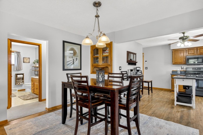 4235 Oaklane, ROCKFORD, Illinois 61109, 2 Bedrooms Bedrooms, ,2 BathroomsBathrooms,House,For Sale,Oaklane,202602319