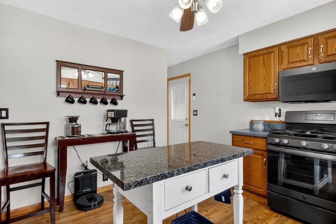 4235 Oaklane, ROCKFORD, Illinois 61109, 2 Bedrooms Bedrooms, ,2 BathroomsBathrooms,House,For Sale,Oaklane,202602319