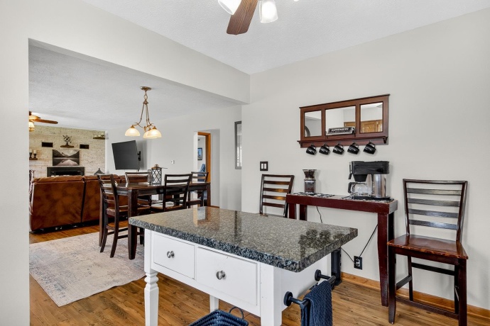 4235 Oaklane, ROCKFORD, Illinois 61109, 2 Bedrooms Bedrooms, ,2 BathroomsBathrooms,House,For Sale,Oaklane,202602319