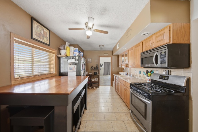 1108 Harvey, STERLING, Illinois 61081, 3 Bedrooms Bedrooms, ,1 BathroomBathrooms,House,For Sale,Harvey,202602321