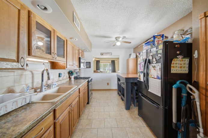 1108 Harvey, STERLING, Illinois 61081, 3 Bedrooms Bedrooms, ,1 BathroomBathrooms,House,For Sale,Harvey,202602321