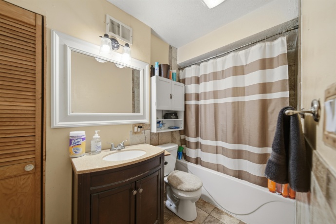 1108 Harvey, STERLING, Illinois 61081, 3 Bedrooms Bedrooms, ,1 BathroomBathrooms,House,For Sale,Harvey,202602321