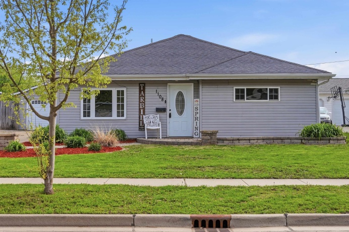 1108 Harvey, STERLING, Illinois 61081, 3 Bedrooms Bedrooms, ,1 BathroomBathrooms,House,For Sale,Harvey,202602321