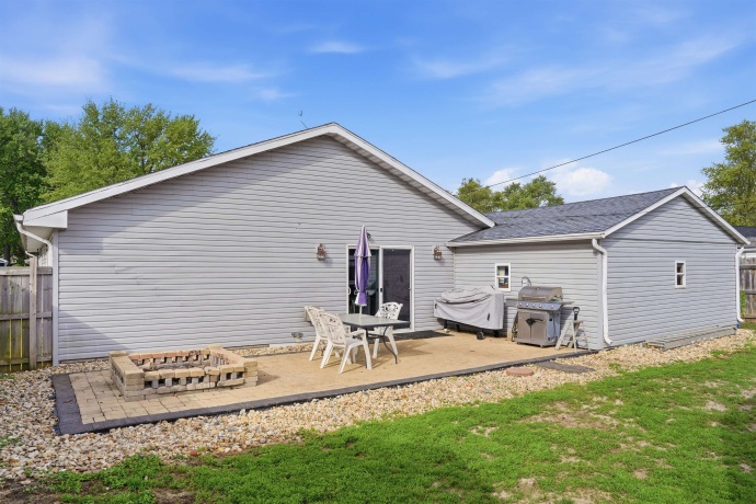 1108 Harvey, STERLING, Illinois 61081, 3 Bedrooms Bedrooms, ,1 BathroomBathrooms,House,For Sale,Harvey,202602321