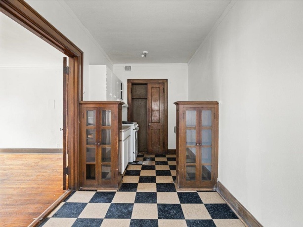 204 Sixth, ROCKFORD, Illinois 61104, ,5+ Units,For Sale,Sixth,202602323