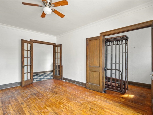 204 Sixth, ROCKFORD, Illinois 61104, ,5+ Units,For Sale,Sixth,202602323