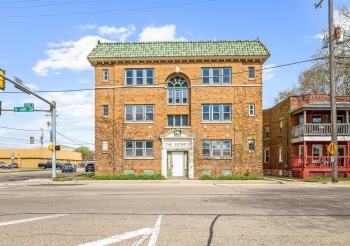 204 Sixth, ROCKFORD, Illinois 61104, ,5+ Units,For Sale,Sixth,202602323