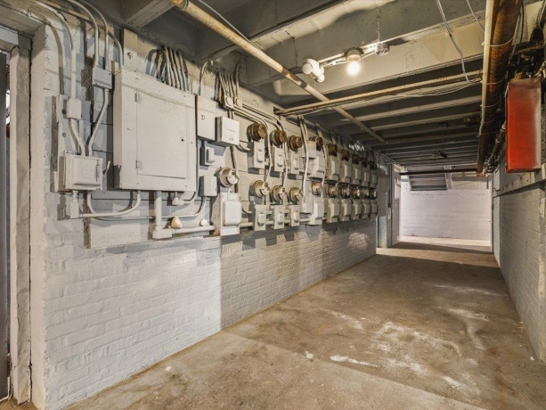 204 Sixth, ROCKFORD, Illinois 61104, ,5+ Units,For Sale,Sixth,202602323