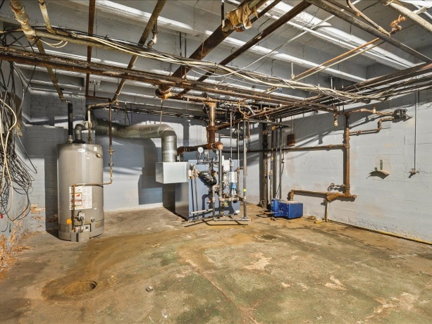 204 Sixth, ROCKFORD, Illinois 61104, ,5+ Units,For Sale,Sixth,202602323