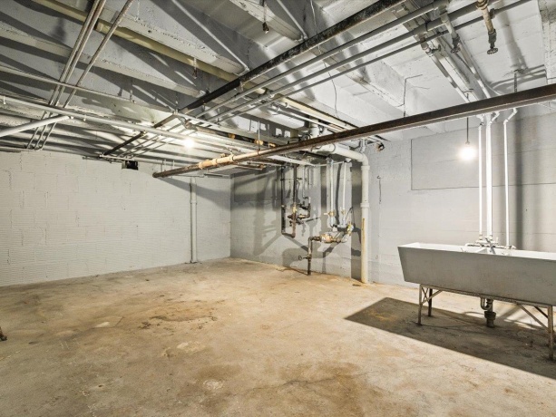 204 Sixth, ROCKFORD, Illinois 61104, ,5+ Units,For Sale,Sixth,202602323