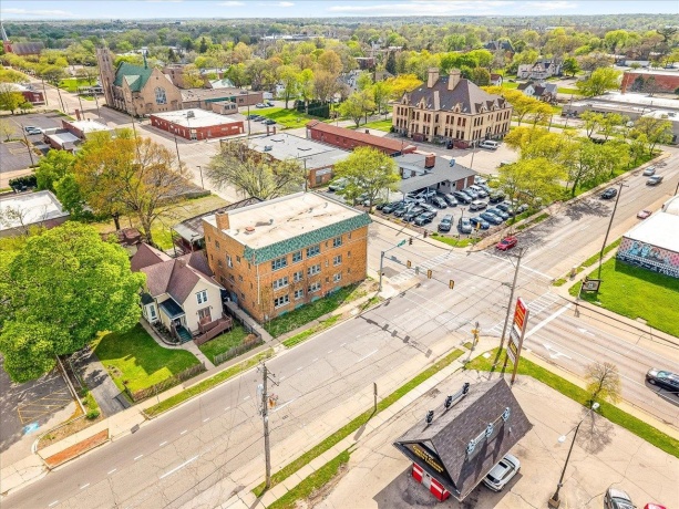 204 Sixth, ROCKFORD, Illinois 61104, ,5+ Units,For Sale,Sixth,202602323