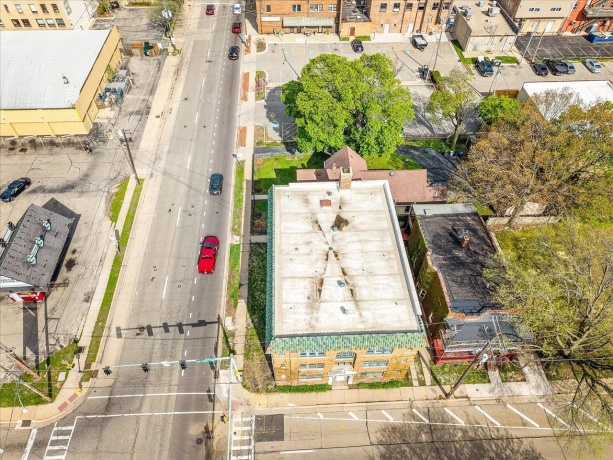 204 Sixth, ROCKFORD, Illinois 61104, ,5+ Units,For Sale,Sixth,202602323