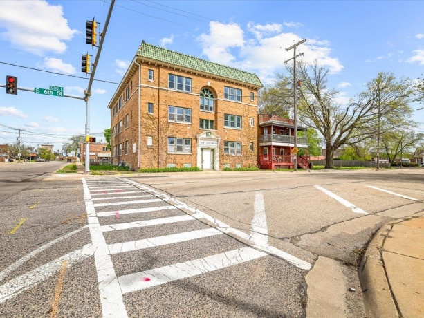 204 Sixth, ROCKFORD, Illinois 61104, ,5+ Units,For Sale,Sixth,202602323