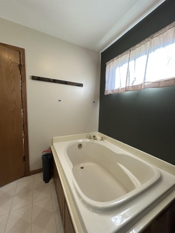 1711 Peri, MENDOTA, Illinois 61342, 3 Bedrooms Bedrooms, ,2 BathroomsBathrooms,House,For Sale,Peri,202602324