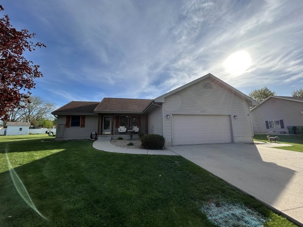 1711 Peri, MENDOTA, Illinois 61342, 3 Bedrooms Bedrooms, ,2 BathroomsBathrooms,House,For Sale,Peri,202602324