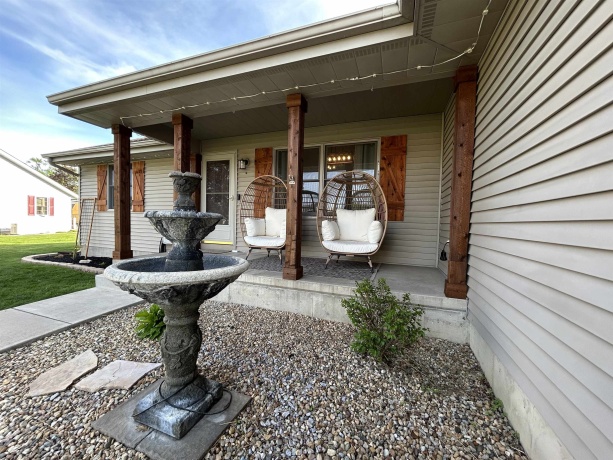 1711 Peri, MENDOTA, Illinois 61342, 3 Bedrooms Bedrooms, ,2 BathroomsBathrooms,House,For Sale,Peri,202602324