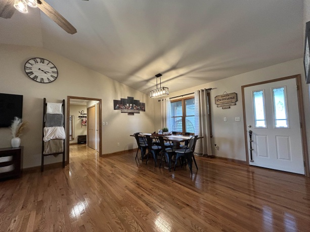 1711 Peri, MENDOTA, Illinois 61342, 3 Bedrooms Bedrooms, ,2 BathroomsBathrooms,House,For Sale,Peri,202602324