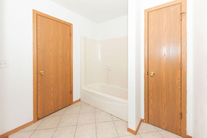 5696 Heidi, ROCKFORD, Illinois 61109, 4 Bedrooms Bedrooms, ,2 BathroomsBathrooms,House,For Sale,Heidi,202602325