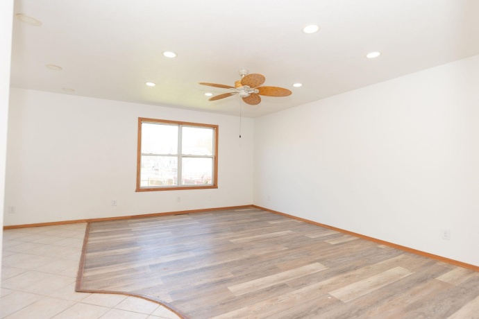 5696 Heidi, ROCKFORD, Illinois 61109, 4 Bedrooms Bedrooms, ,2 BathroomsBathrooms,House,For Sale,Heidi,202602325