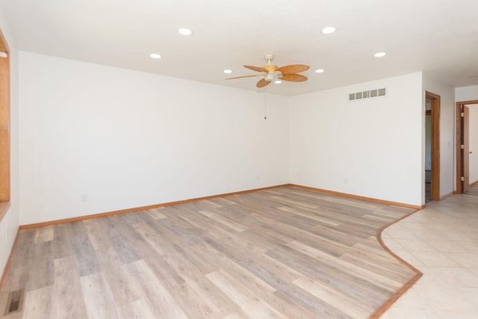 5696 Heidi, ROCKFORD, Illinois 61109, 4 Bedrooms Bedrooms, ,2 BathroomsBathrooms,House,For Sale,Heidi,202602325