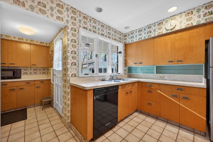 1620 Arden, ROCKFORD, Illinois 61107, 4 Bedrooms Bedrooms, ,2 BathroomsBathrooms,House,For Sale,Arden,202602327