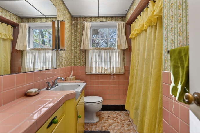 1620 Arden, ROCKFORD, Illinois 61107, 4 Bedrooms Bedrooms, ,2 BathroomsBathrooms,House,For Sale,Arden,202602327