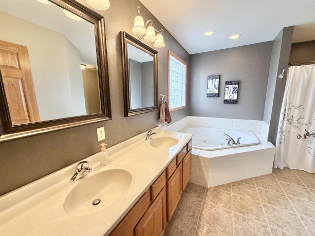 13437 Springhill, WINNEBAGO, Illinois 61088, 4 Bedrooms Bedrooms, ,3 BathroomsBathrooms,House,For Sale,Springhill,202602329