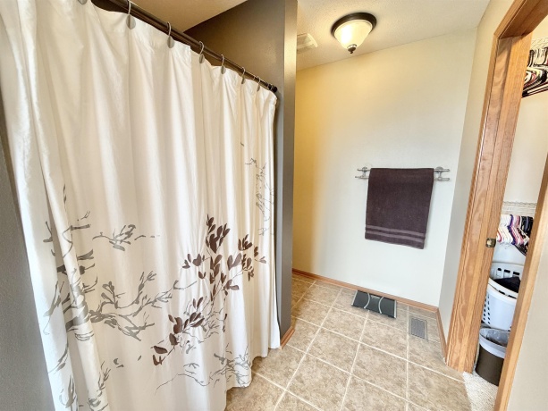 13437 Springhill, WINNEBAGO, Illinois 61088, 4 Bedrooms Bedrooms, ,3 BathroomsBathrooms,House,For Sale,Springhill,202602329