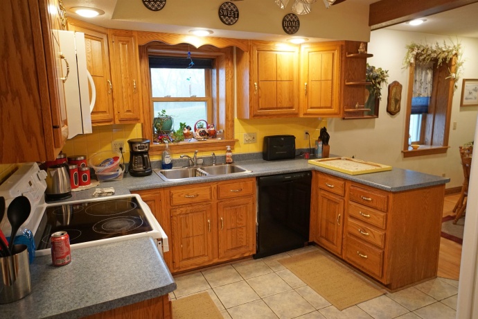 1473 Heine, FREEPORT, Illinois 61032, 3 Bedrooms Bedrooms, ,3 BathroomsBathrooms,House,For Sale,Heine,202602332