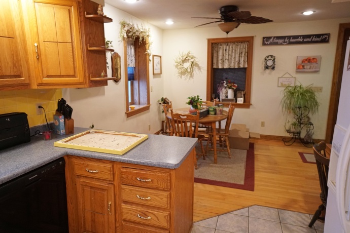 1473 Heine, FREEPORT, Illinois 61032, 3 Bedrooms Bedrooms, ,3 BathroomsBathrooms,House,For Sale,Heine,202602332