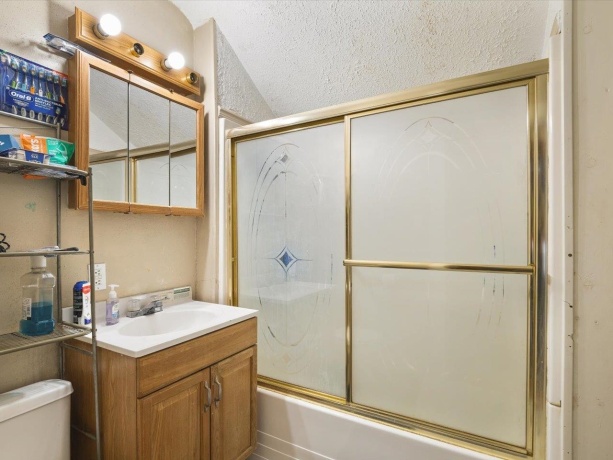 211 Adams, ROCKFORD, Illinois 61107, 3 Bedrooms Bedrooms, ,1 BathroomBathrooms,House,For Sale,Adams,202602341