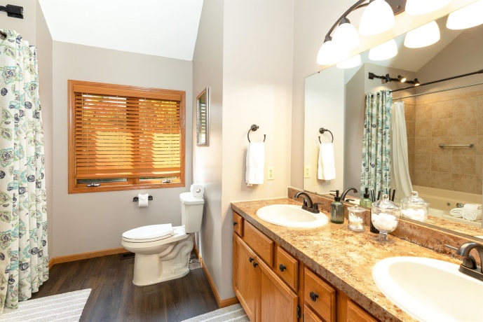 26 Poplar Rdige Dr, GALENA, Illinois 61036, 1 Bedroom Bedrooms, ,2 BathroomsBathrooms,Condominium,For Sale,Poplar Rdige Dr,202601455