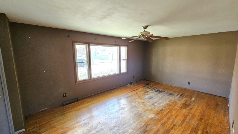 903 10th, BELVIDERE, Illinois 61008, 3 Bedrooms Bedrooms, ,1 BathroomBathrooms,House,For Sale,10th,202602348