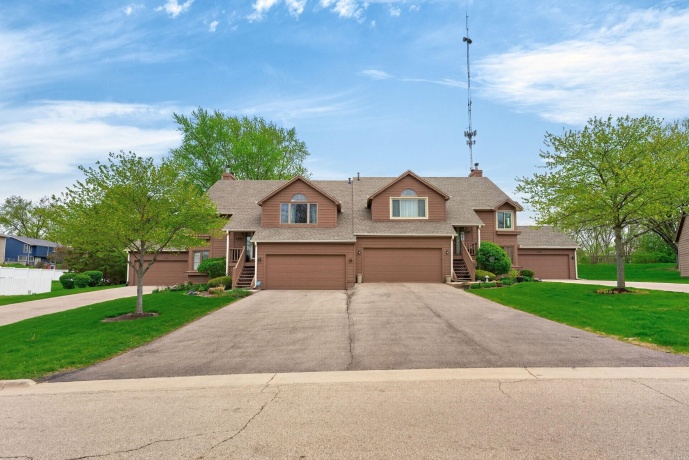 4201 TUMBLEWEED, LOVES PARK, Illinois 61111, 2 Bedrooms Bedrooms, ,2 BathroomsBathrooms,Condominium,For Sale,TUMBLEWEED,202602349