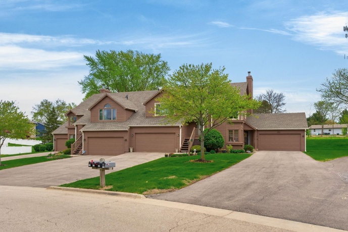 4201 TUMBLEWEED, LOVES PARK, Illinois 61111, 2 Bedrooms Bedrooms, ,2 BathroomsBathrooms,Condominium,For Sale,TUMBLEWEED,202602349