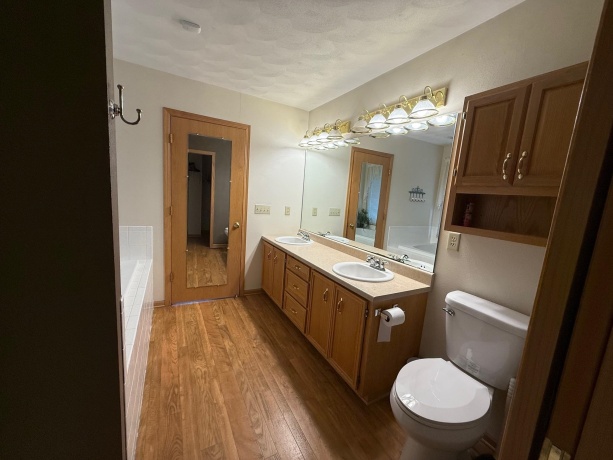 6518 Broadcast Pkwy, LOVES PARK, Illinois 61111, 3 Bedrooms Bedrooms, ,2 BathroomsBathrooms,House,For Sale,Broadcast Pkwy,202602351