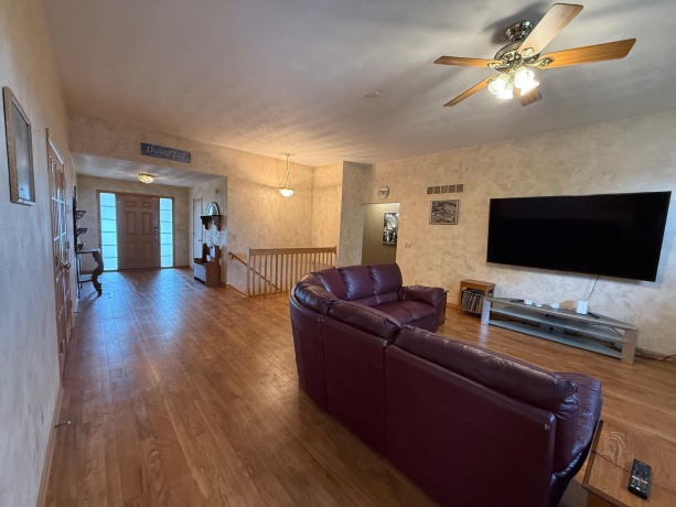 6518 Broadcast Pkwy, LOVES PARK, Illinois 61111, 3 Bedrooms Bedrooms, ,2 BathroomsBathrooms,House,For Sale,Broadcast Pkwy,202602351