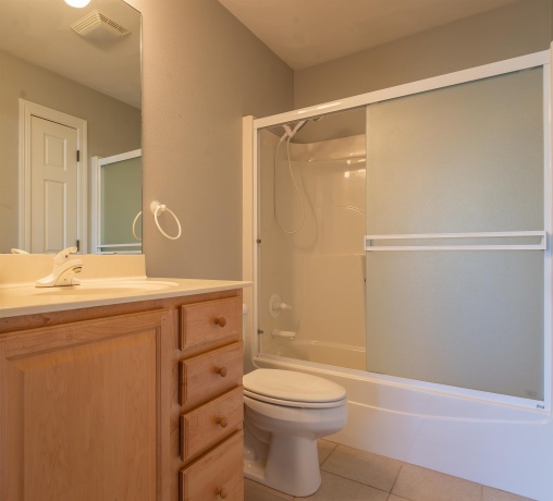 1687 Barberry, FREEPORT, Illinois 61032, 5 Bedrooms Bedrooms, ,4 BathroomsBathrooms,House,For Sale,Barberry,202602352