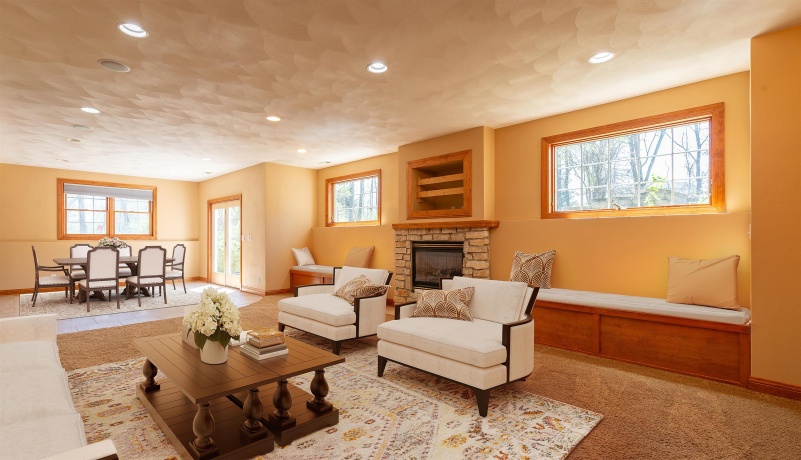 1687 Barberry, FREEPORT, Illinois 61032, 5 Bedrooms Bedrooms, ,4 BathroomsBathrooms,House,For Sale,Barberry,202602352