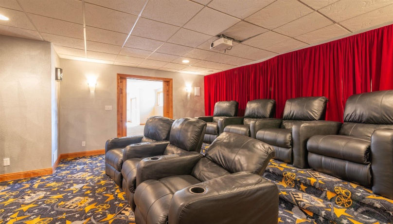 1687 Barberry, FREEPORT, Illinois 61032, 5 Bedrooms Bedrooms, ,4 BathroomsBathrooms,House,For Sale,Barberry,202602352