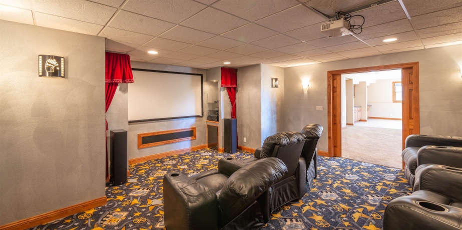 1687 Barberry, FREEPORT, Illinois 61032, 5 Bedrooms Bedrooms, ,4 BathroomsBathrooms,House,For Sale,Barberry,202602352