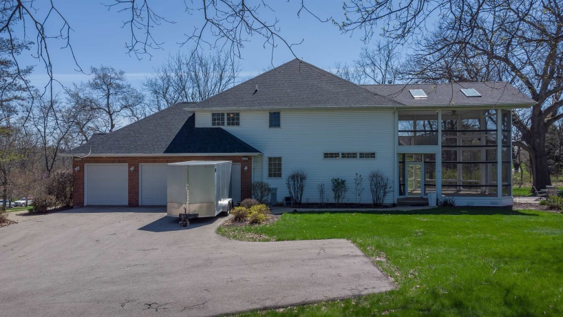 1687 Barberry, FREEPORT, Illinois 61032, 5 Bedrooms Bedrooms, ,4 BathroomsBathrooms,House,For Sale,Barberry,202602352