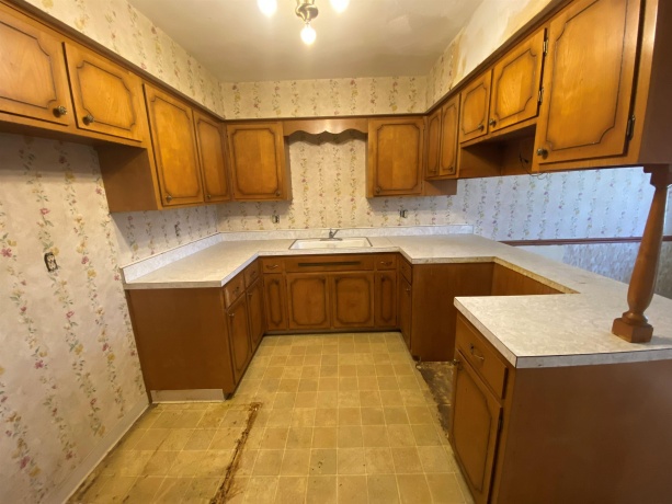 2221 Denver, ROCKFORD, Illinois 61108, ,2 Units,For Sale,Denver,202601555