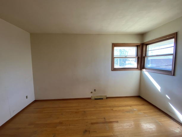 2221 Denver, ROCKFORD, Illinois 61108, ,2 Units,For Sale,Denver,202601555