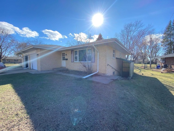 2221 Denver, ROCKFORD, Illinois 61108, ,2 Units,For Sale,Denver,202601555